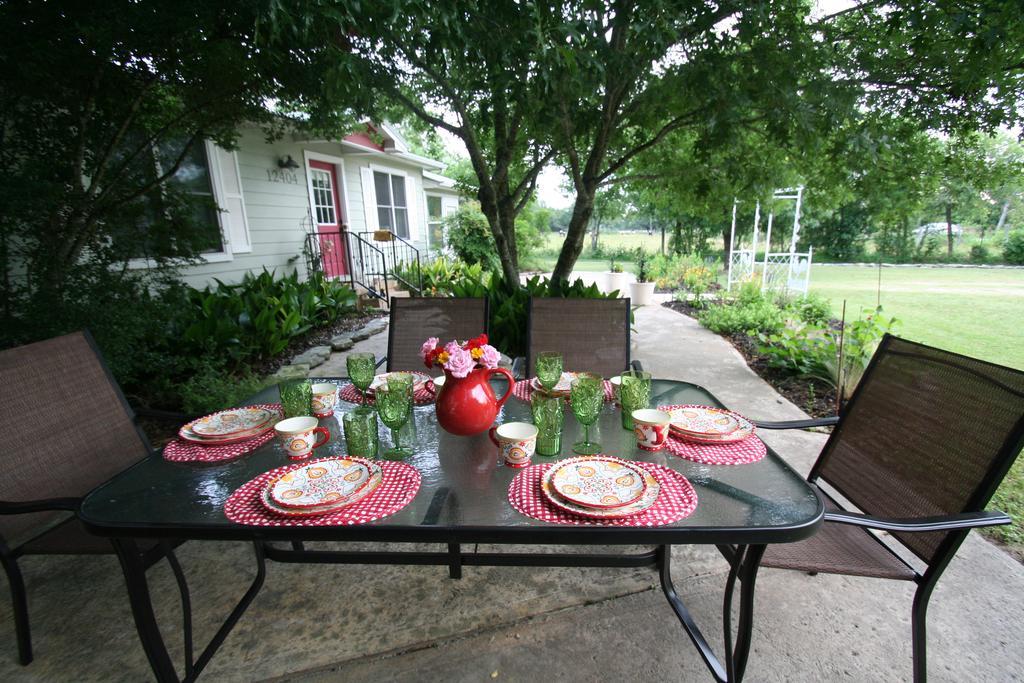 Onion Creek Cottage Austin Exterior photo