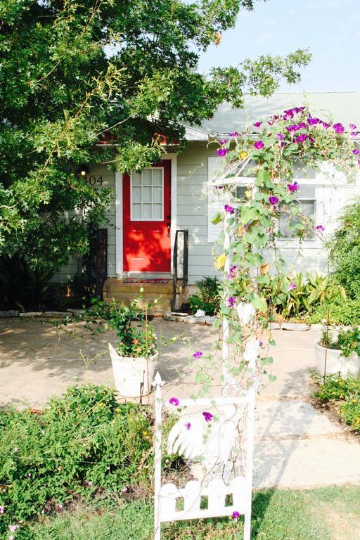 Onion Creek Cottage Austin Exterior photo